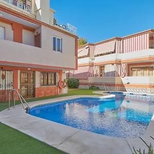 https://happiness-beach-carihuela.hotelsinnerja.org
