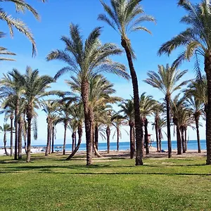 https://la-cascada-a-5-minutos-de-la-playa-la-carihuela.hotelsinnerja.org